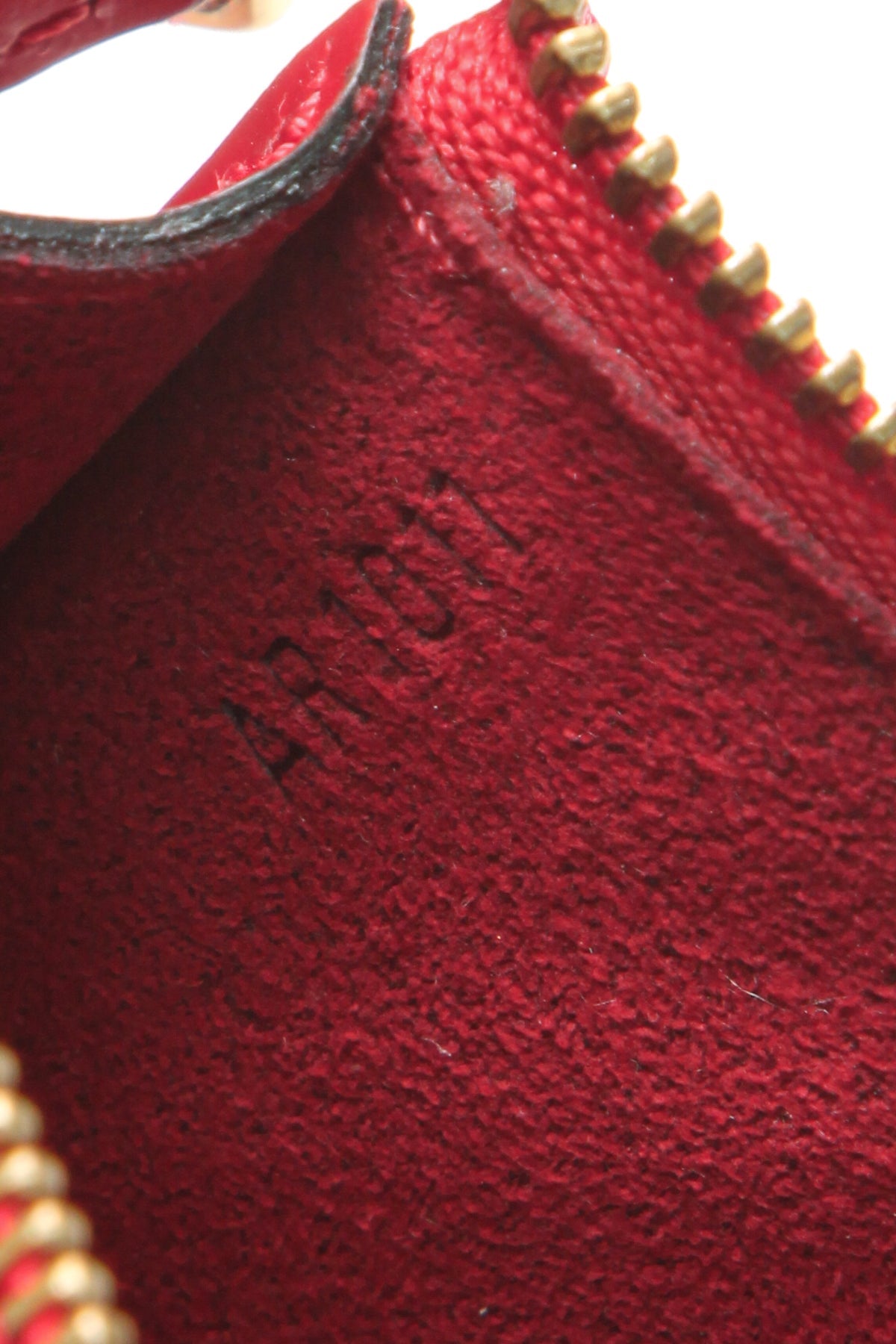 Vintage Epi Pochette 24 Accessoires Bag - Red